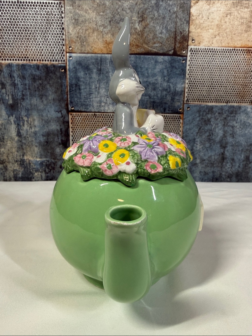 Vintage Warner Bros. Bugs Bunny "Carrot Time Tea" Teapot 1990s - Picture 3 of 12